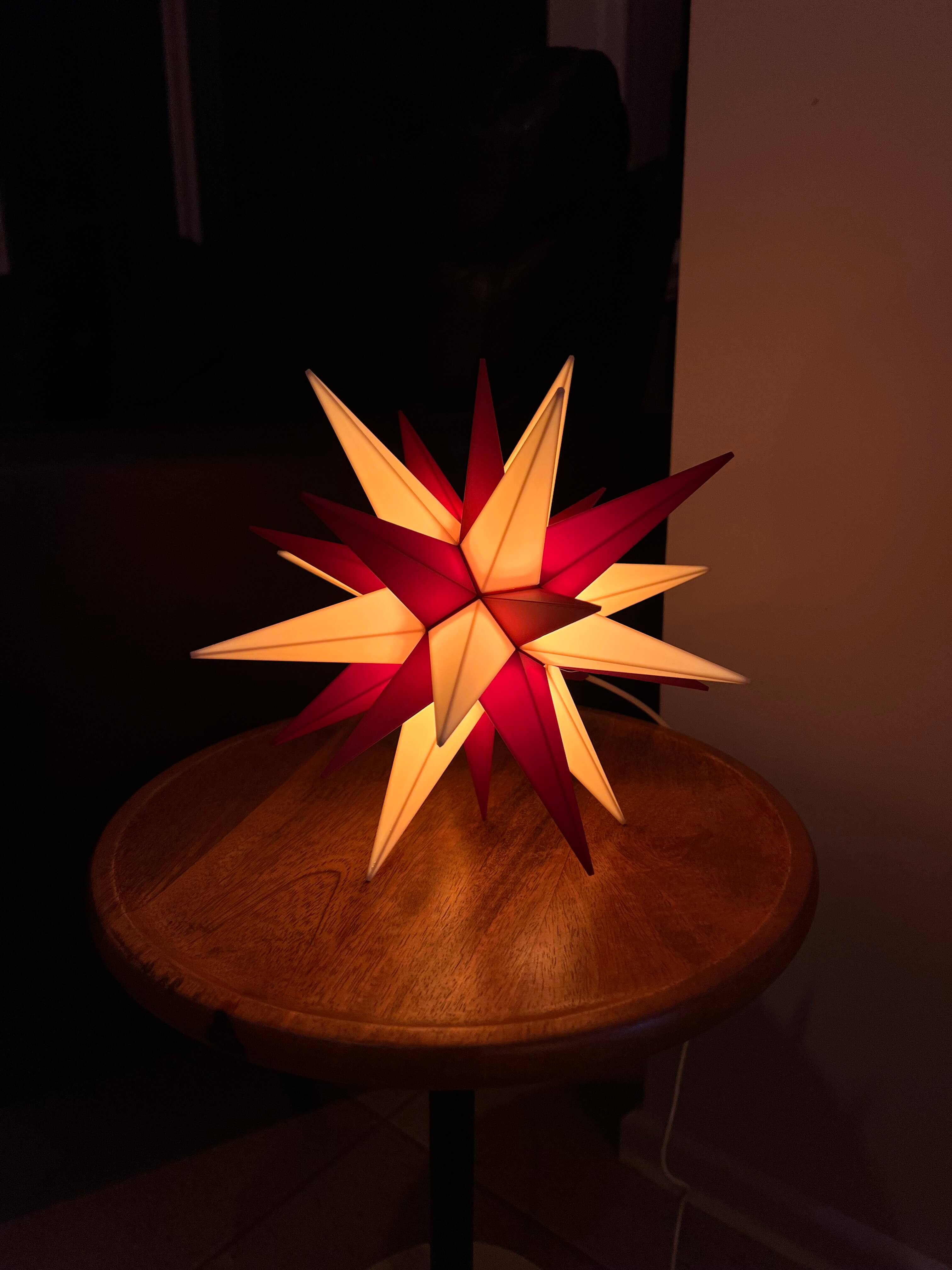 Red and white star light